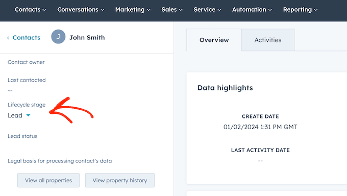 Tracking the customer lifecycle status in a CRM platform